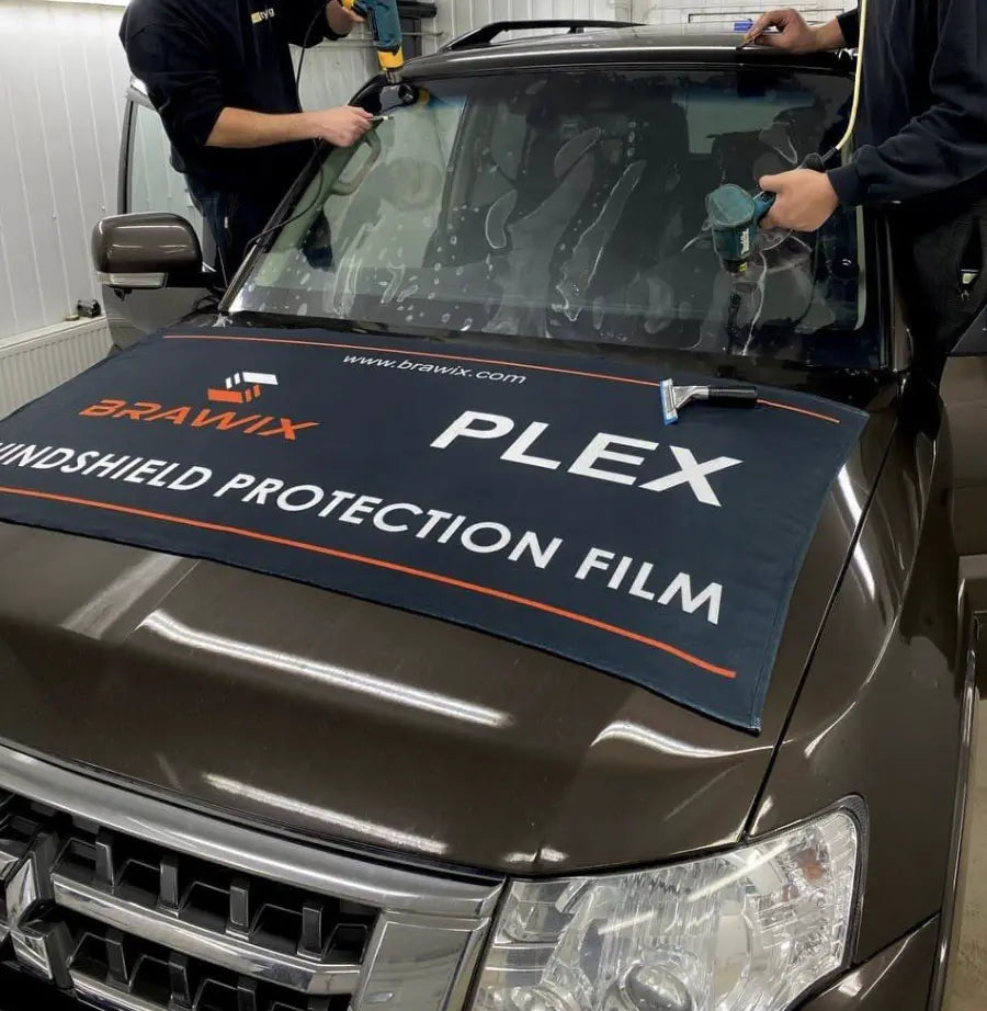 Brawix Plex PPF — pellicola protettiva ottica autorigenerante per parabrezza auto